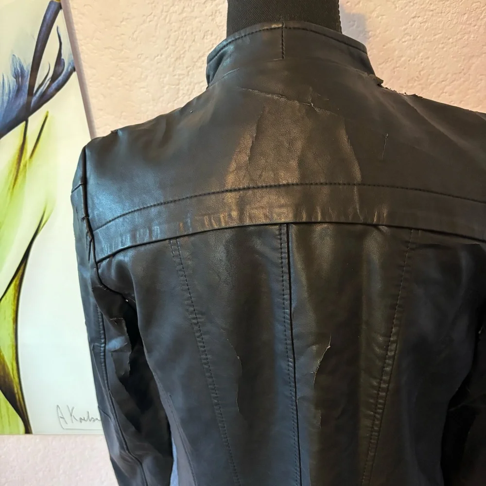 Must bundle Womens black distressed jacket flawed size small - Picture 7 of 9